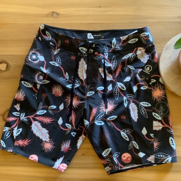 Volcom Other - NWT 🏷 Volcom Swim shorts